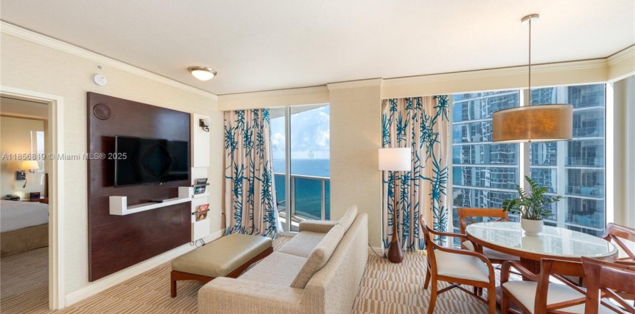 Condo in Sunny Isles Beach, Florida, 2 bedrooms  № 1961136