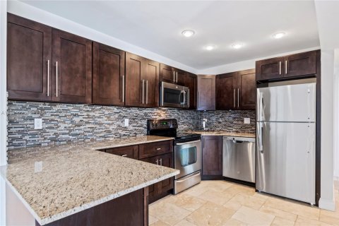 Снять в аренду кондоминиум в Норт-Майами-Бич, Флорида 2 спальни, 80.08м2, № 2020956 - фото 11