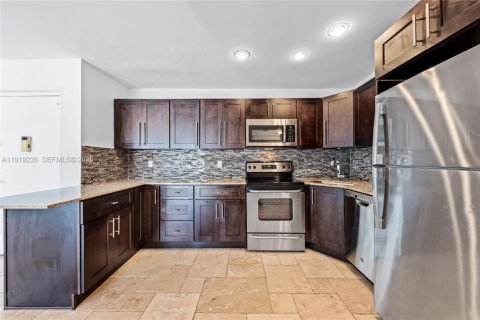 Снять в аренду кондоминиум в Норт-Майами-Бич, Флорида 2 спальни, 80.08м2, № 2020956 - фото 9