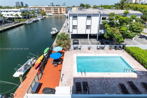 Снять в аренду кондоминиум в Норт-Майами-Бич, Флорида 2 спальни, 80.08м2, № 2020956 - фото 28