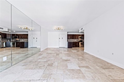 Снять в аренду кондоминиум в Норт-Майами-Бич, Флорида 2 спальни, 80.08м2, № 2020956 - фото 6