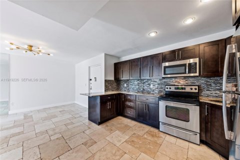 Снять в аренду кондоминиум в Норт-Майами-Бич, Флорида 2 спальни, 80.08м2, № 2020956 - фото 10