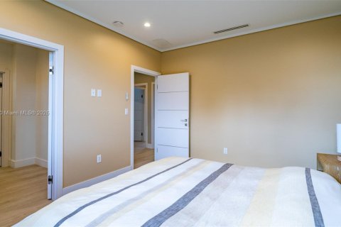 Купить кондоминиум в Майами, Флорида 3 спальни, 213.68м2, № 1969613 - фото 30