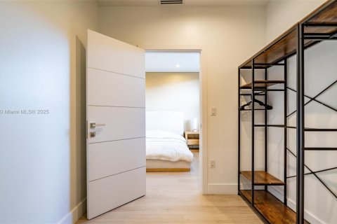 Купить кондоминиум в Майами, Флорида 3 спальни, 213.68м2, № 1969613 - фото 25