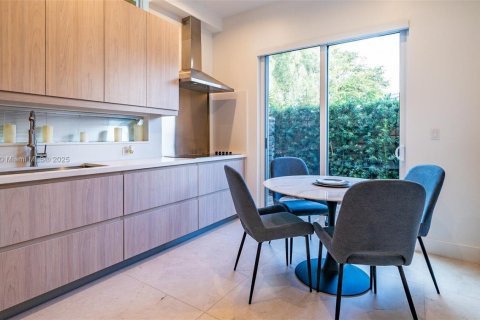 Купить кондоминиум в Майами, Флорида 3 спальни, 213.68м2, № 1969613 - фото 3