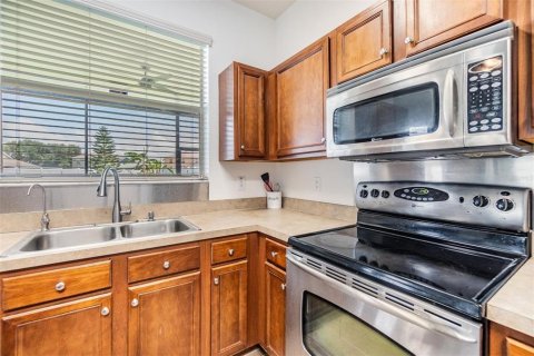 Villa ou maison à louer à Tampa, Floride: 3 chambres, 229.47 m2 № 2110444 - photo 4