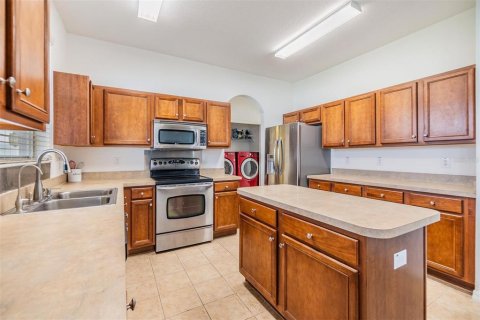 Villa ou maison à louer à Tampa, Floride: 3 chambres, 229.47 m2 № 2110444 - photo 5