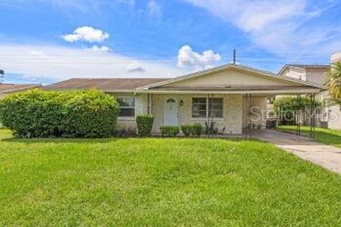 Casa en alquiler en Orlando, Florida, 3 dormitorios, 104.24 m2 № 1909381 - foto 1