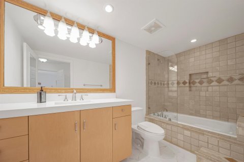 Condo in Weston, Florida, 2 bedrooms № 2378734 - photo 15