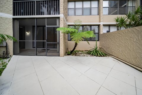 Condo in Weston, Florida, 2 bedrooms № 2378734 - photo 21