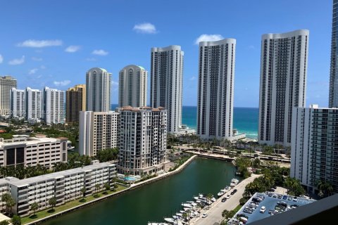 Condominio en venta en Sunny Isles Beach, Florida, 1 dormitorio, 70.79 m2 № 2397594 - foto 16