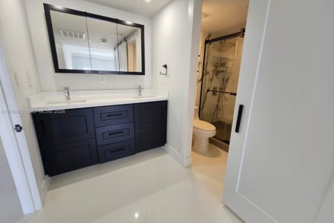 Condominio en venta en Sunny Isles Beach, Florida, 1 dormitorio, 70.79 m2 № 2397594 - foto 7