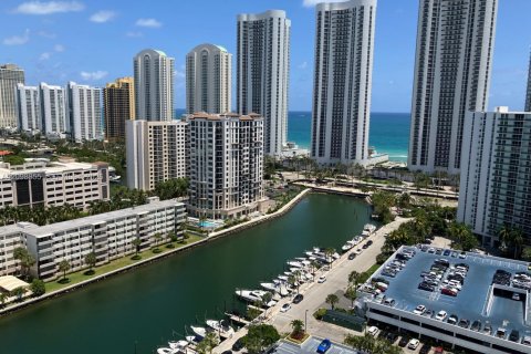 Condominio en venta en Sunny Isles Beach, Florida, 1 dormitorio, 70.79 m2 № 2397594 - foto 15