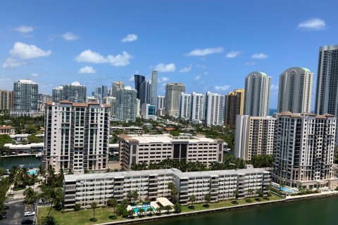 Condominio en venta en Sunny Isles Beach, Florida, 1 dormitorio, 70.79 m2 № 2397594 - foto 14