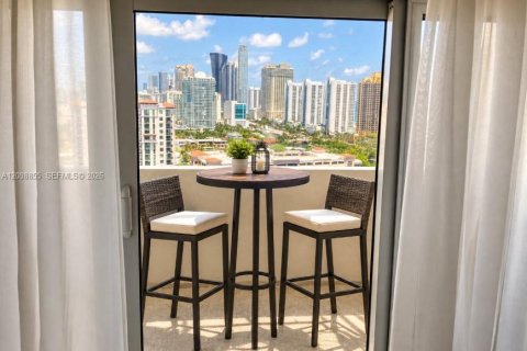 Condominio en venta en Sunny Isles Beach, Florida, 1 dormitorio, 70.79 m2 № 2397594 - foto 6