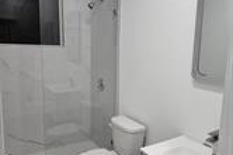 Снять в аренду виллу или дом в Клуистон, Флорида 3 комнаты, № 2260207 - фото 9