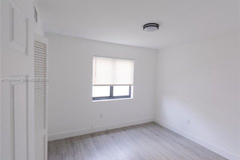 Apartment in Miami, Florida 2 bedrooms, 69.68 sq.m. № 2045322 - photo 5