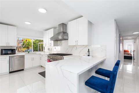 Villa ou maison à vendre à Cutler Bay, Floride: 5 chambres, 218.04 m2 № 2059797 - photo 15