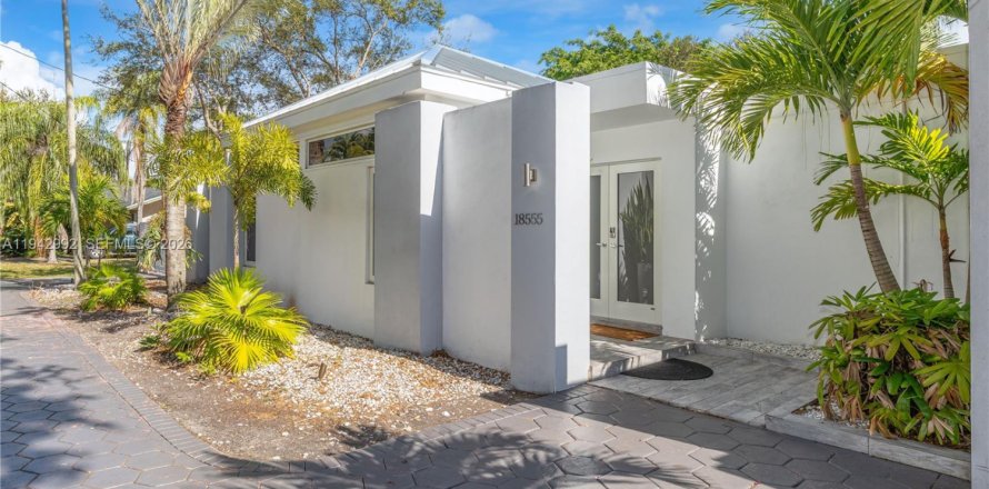 Villa ou maison à Cutler Bay, Floride 5 chambres, 218.04 m2 № 2059797