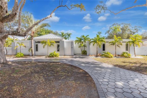 Villa ou maison à vendre à Cutler Bay, Floride: 5 chambres, 218.04 m2 № 2059797 - photo 4