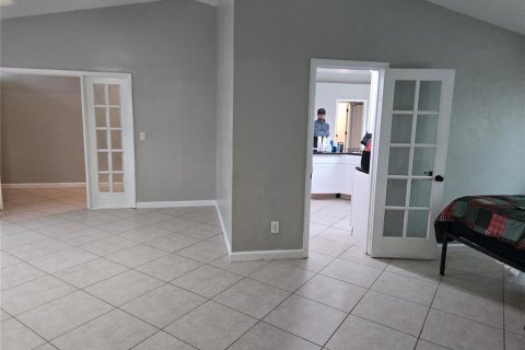 House in Cape Coral, Florida 4 bedrooms, 161.74 sq.m. № 2396334 - photo 3