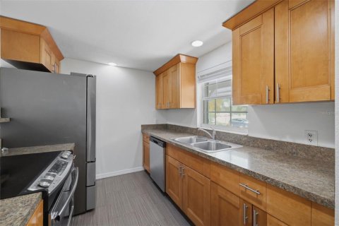 Casa en venta en Clearwater, Florida, 3 dormitorios, 91.6 m2 № 2216681 - foto 5