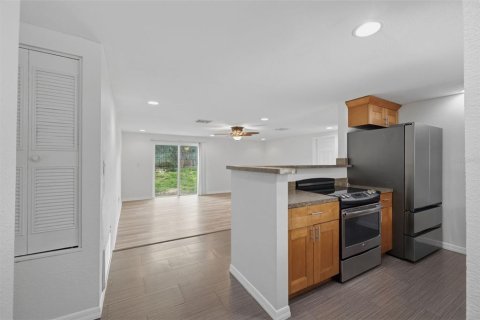 Casa en venta en Clearwater, Florida, 3 dormitorios, 91.6 m2 № 2216681 - foto 3