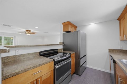 Casa en venta en Clearwater, Florida, 3 dormitorios, 91.6 m2 № 2216681 - foto 4