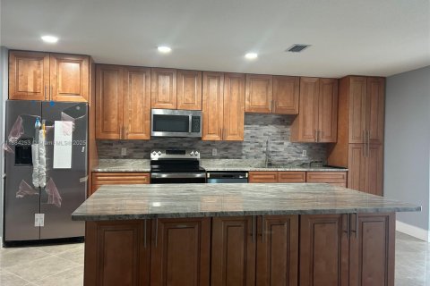 Снять в аренду виллу или дом в Сент-Луси, Флорида 3 спальни, 122.26м2, № 1941820 - фото 3