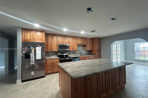 Снять в аренду виллу или дом в Сент-Луси, Флорида 3 спальни, 122.26м2, № 1941820 - фото 4