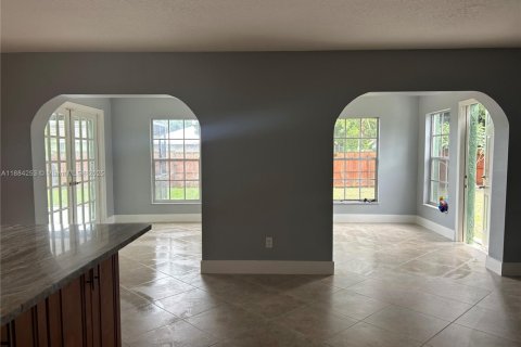 Снять в аренду виллу или дом в Сент-Луси, Флорида 3 спальни, 122.26м2, № 1941820 - фото 9