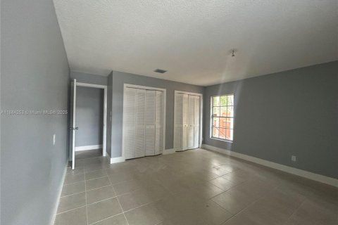 Снять в аренду виллу или дом в Сент-Луси, Флорида 3 спальни, 122.26м2, № 1941820 - фото 7