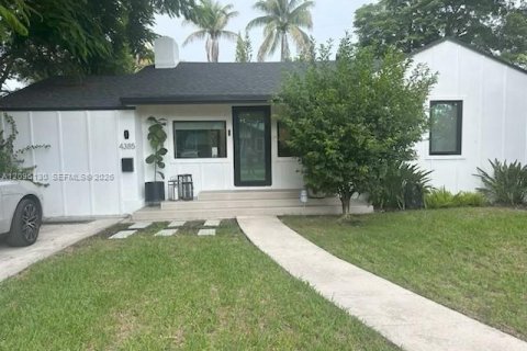 Villa ou maison à Miami, Floride 3 chambres, 76.37 m2 № 2388061