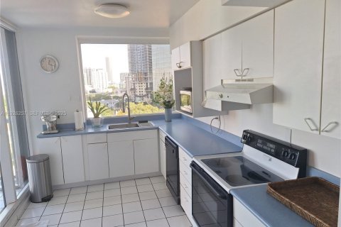 Copropriété à louer à Miami, Floride: 2 chambres, 157.66 m2 № 1984548 - photo 16