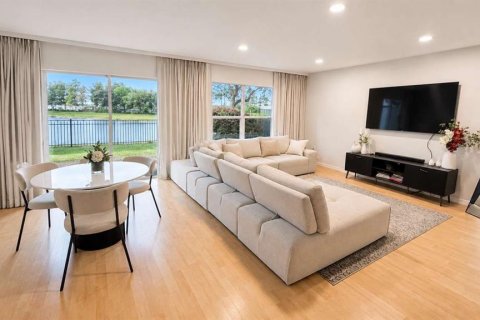 Adosado en venta en Kissimmee, Florida, 2 dormitorios, 128.67 m2 № 2344558 - foto 2