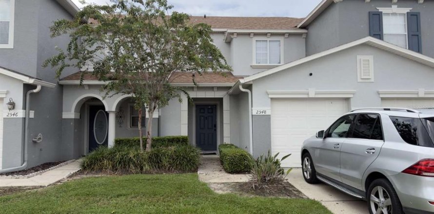 Adosado en Kissimmee, Florida 2 dormitorios, 128.67 m2 № 2344558
