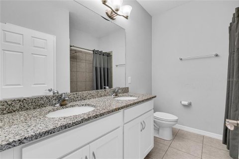 Villa ou maison à louer à Tavares, Floride: 4 chambres, 170.29 m2 № 2416357 - photo 9
