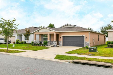 Villa ou maison à louer à Tavares, Floride: 4 chambres, 170.29 m2 № 2416357 - photo 5