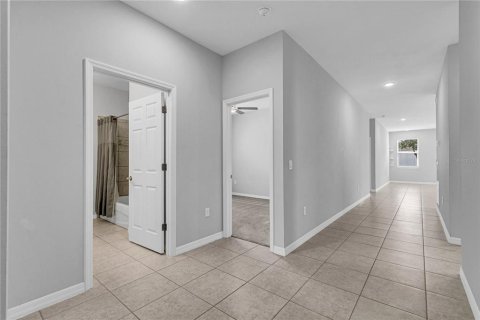 Villa ou maison à louer à Tavares, Floride: 4 chambres, 170.29 m2 № 2416357 - photo 8