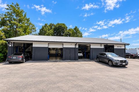 Commercial property in Orlando, Florida 398.83 sq.m. № 2363274