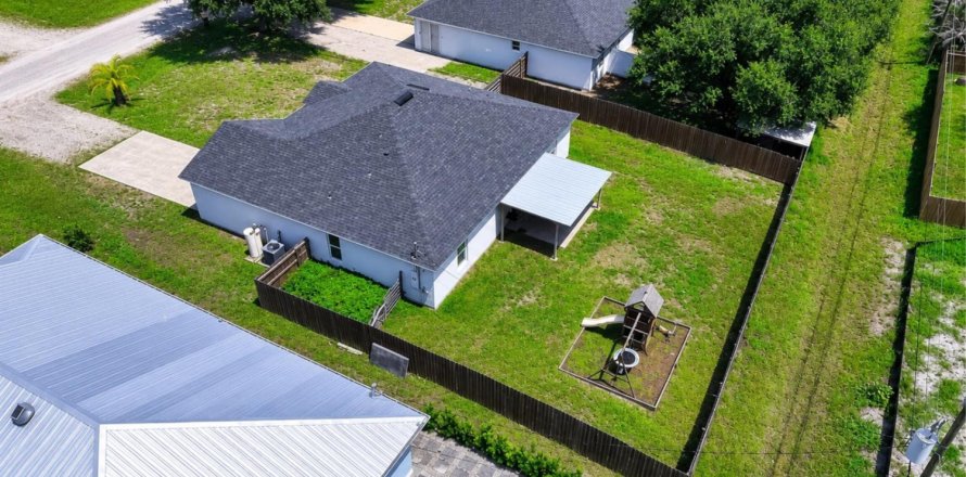 Villa ou maison à Vero Beach, Floride 3 chambres, 152.36 m2 № 2185343