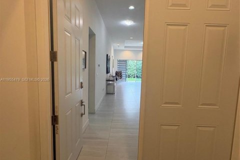 Villa ou maison à vendre à Miami, Floride: 4 chambres, 222.32 m2 № 2009676 - photo 16