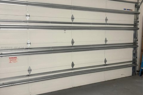 Villa ou maison à vendre à Miami, Floride: 4 chambres, 222.32 m2 № 2009676 - photo 10