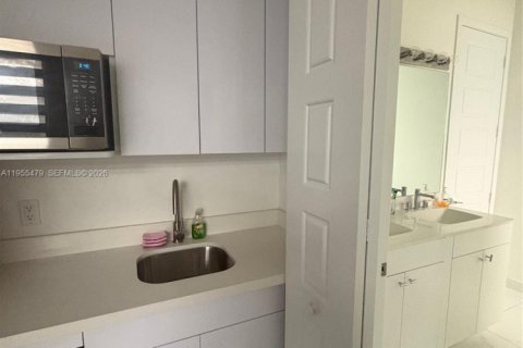 Villa ou maison à vendre à Miami, Floride: 4 chambres, 222.32 m2 № 2009676 - photo 27