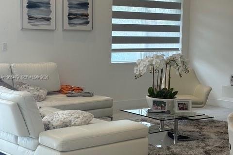 Villa ou maison à vendre à Miami, Floride: 4 chambres, 222.32 m2 № 2009676 - photo 23