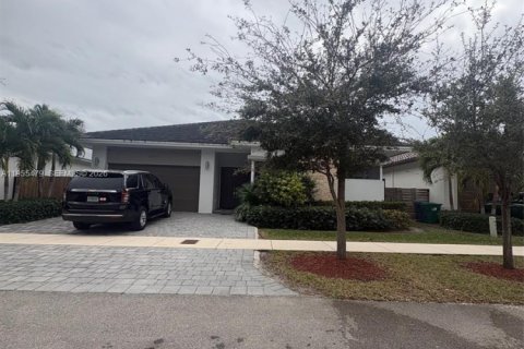 Villa ou maison à vendre à Miami, Floride: 4 chambres, 222.32 m2 № 2009676 - photo 8