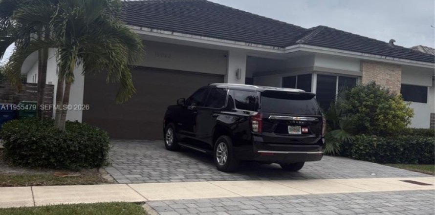 Villa ou maison à Miami, Floride 4 chambres, 222.32 m2 № 2009676