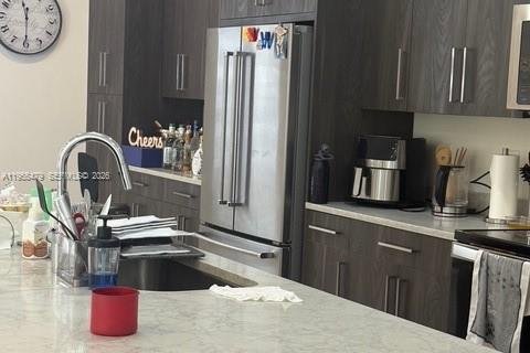 Villa ou maison à vendre à Miami, Floride: 4 chambres, 222.32 m2 № 2009676 - photo 18