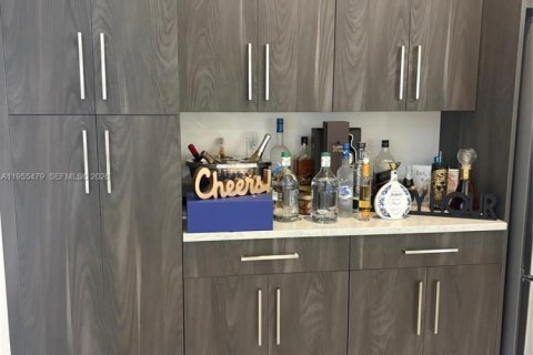 Villa ou maison à vendre à Miami, Floride: 4 chambres, 222.32 m2 № 2009676 - photo 17