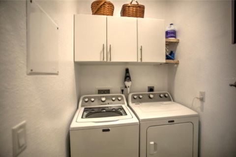 House in Port Charlotte, Florida 3 bedrooms, 160.16 sq.m. № 2419802 - photo 17